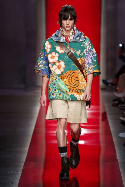 Look 1